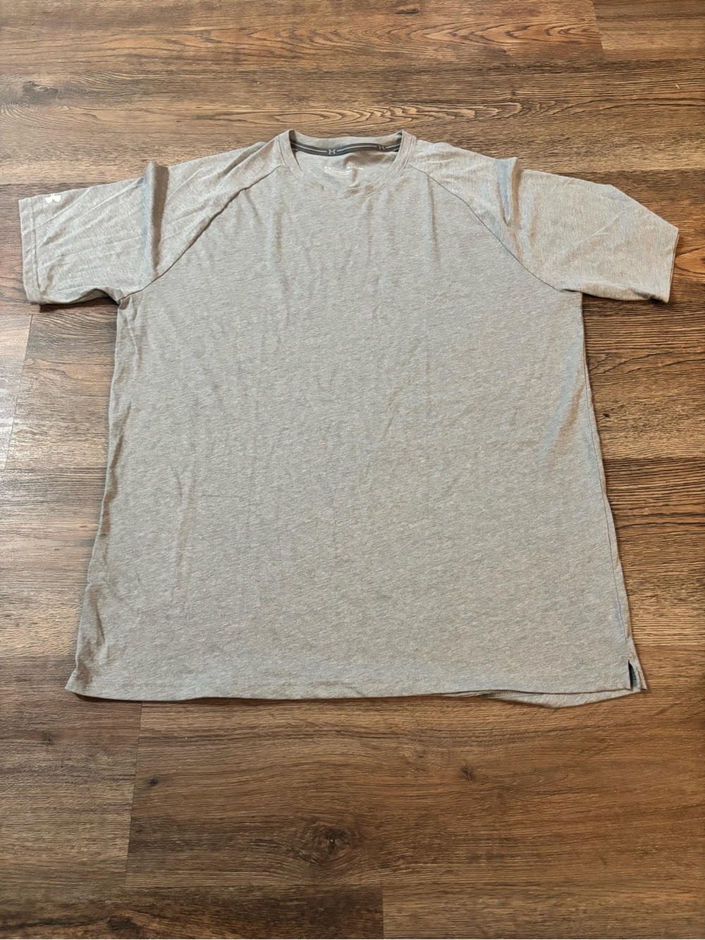 Under Armour Lightweight Crew Neck Shirt - Gray size XL